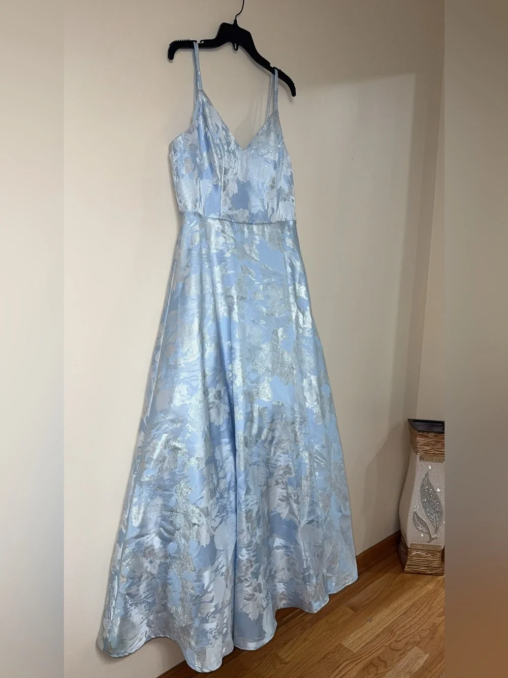 City Triangles Formal Dress Light Blue Silver Periwinkle Floral Size 15 Juniors